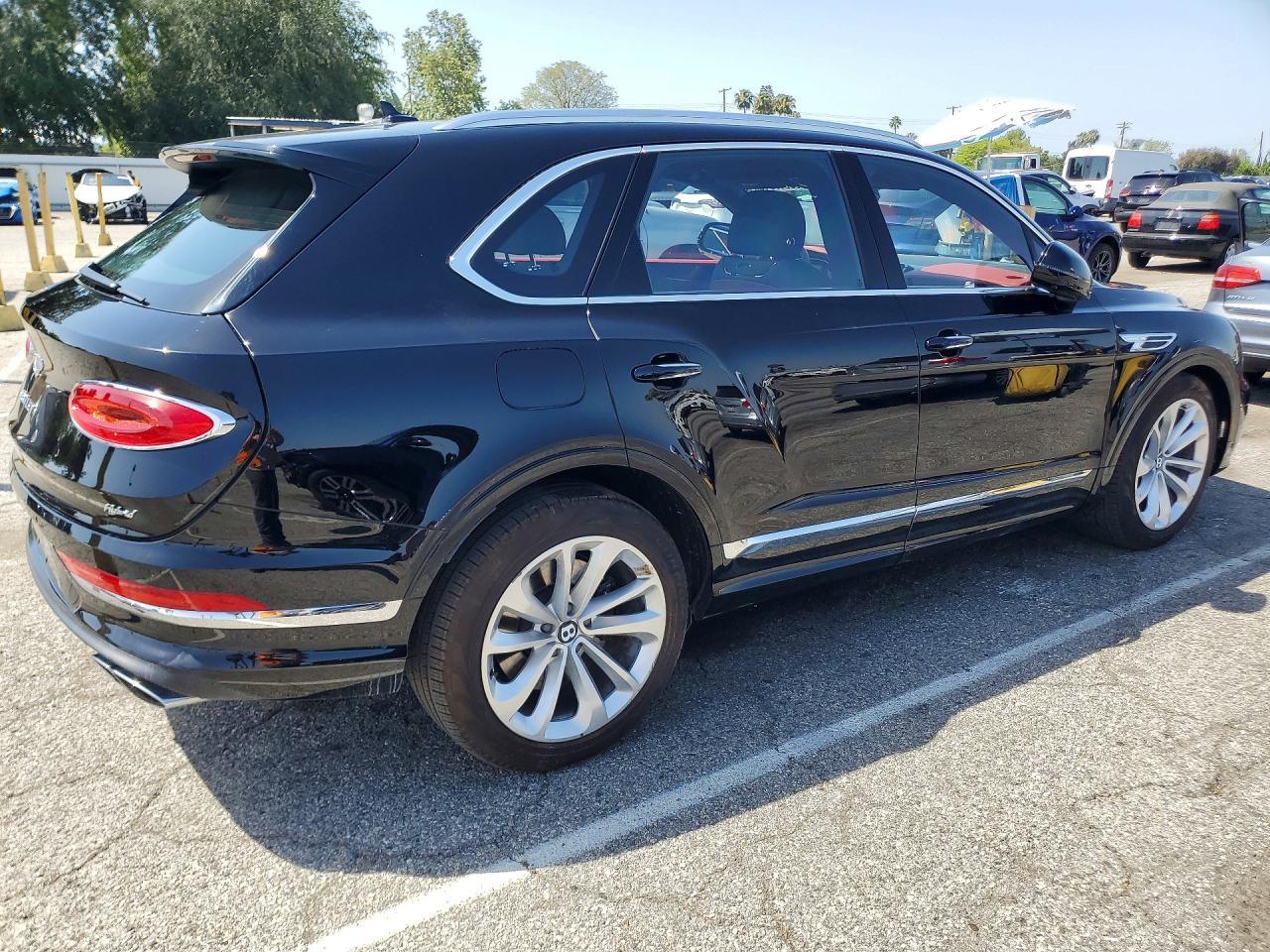 2024 Bentley Bentayga - zdjęcie 3