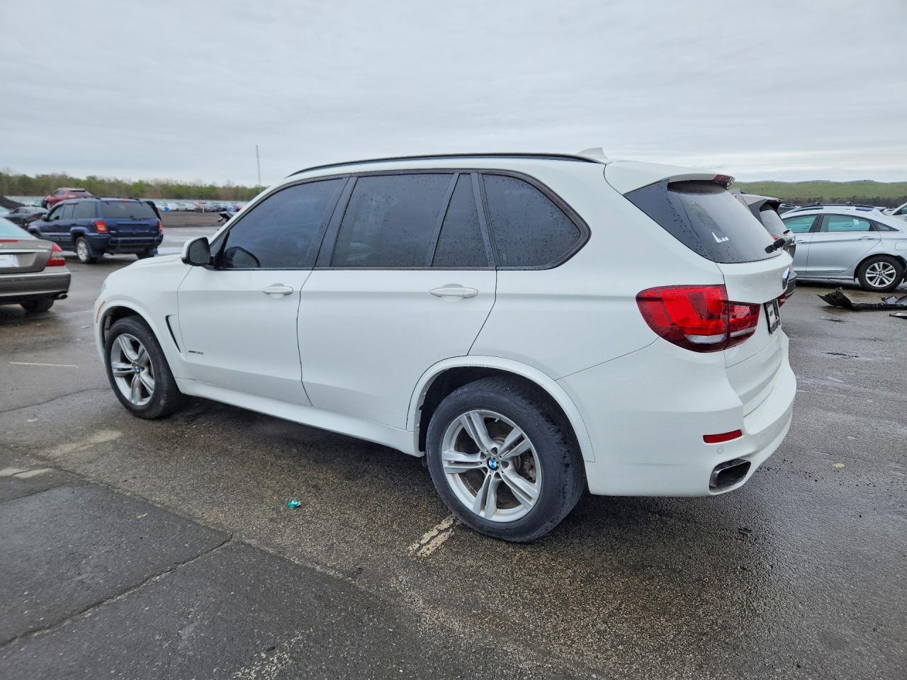 2015 BMW X5 xDrive50I - zdjęcie 2