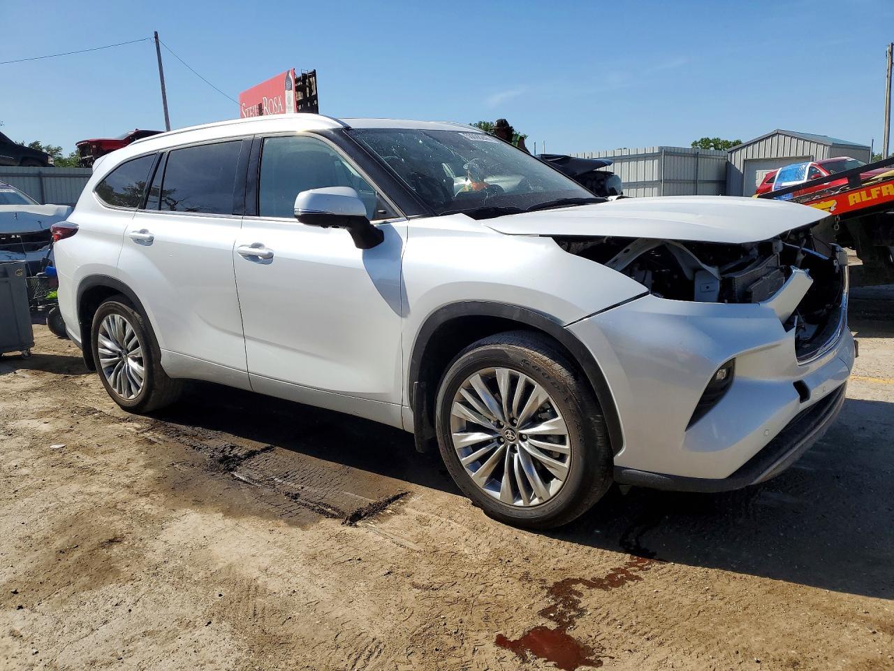 2025 Toyota Highlander Platinum - zdjęcie 4