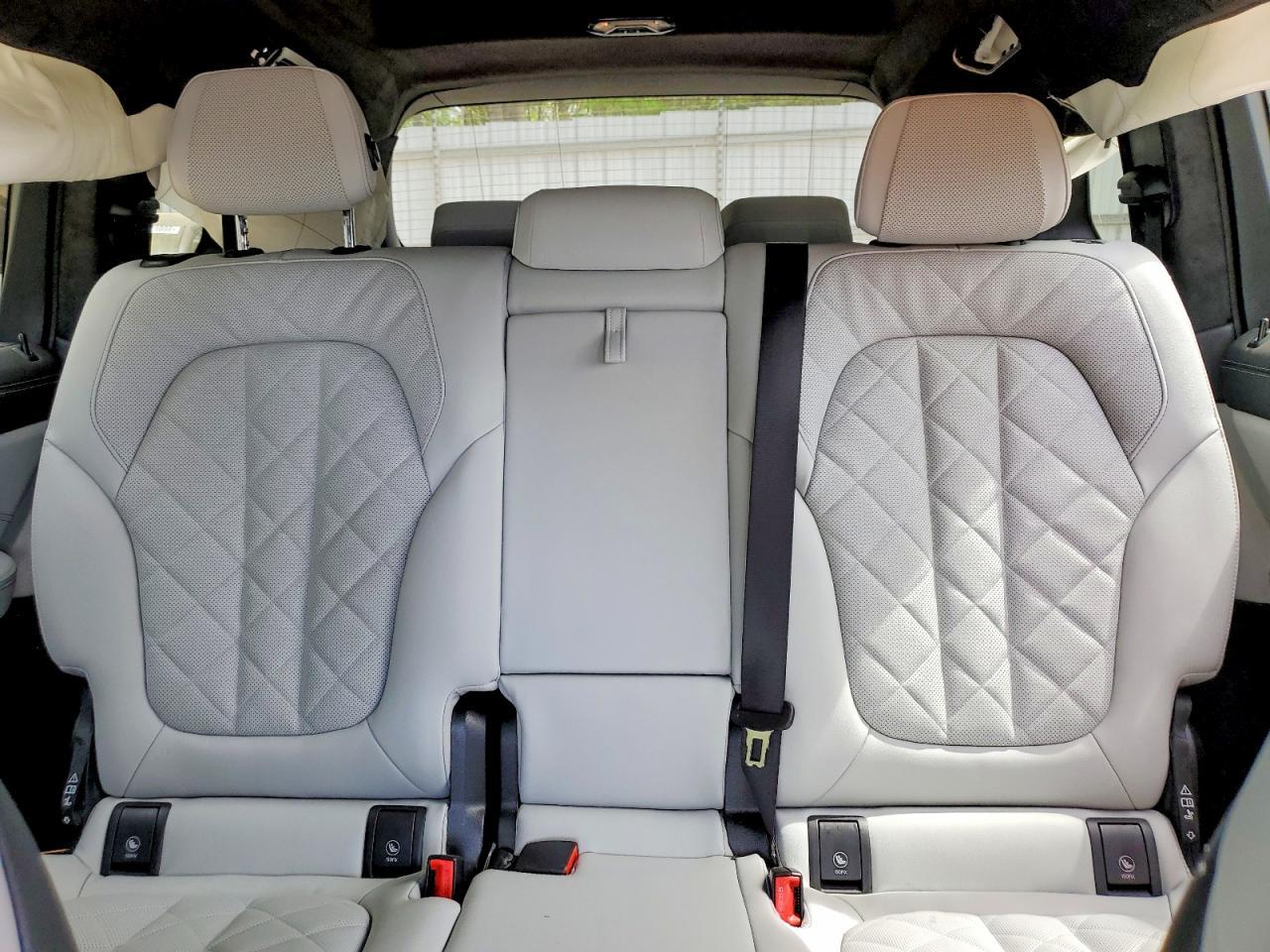 2025 BMW X7 xDrive40I - zdjęcie 10