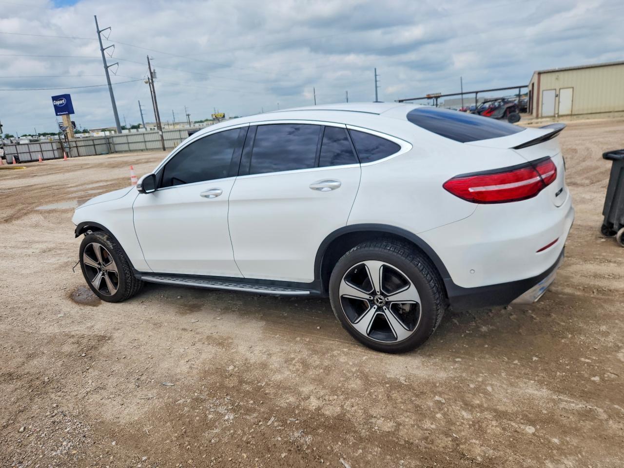 2019 Mercedes-Benz Glc 300 4Matic - zdjęcie 2