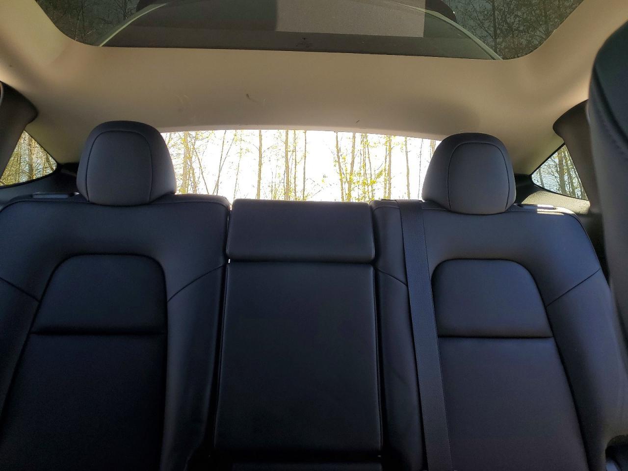 2024 Tesla Model Y - zdjęcie 10