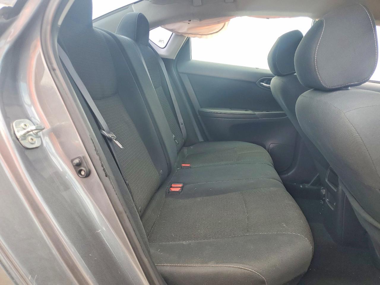 2019 Nissan Sentra S - zdjęcie 10