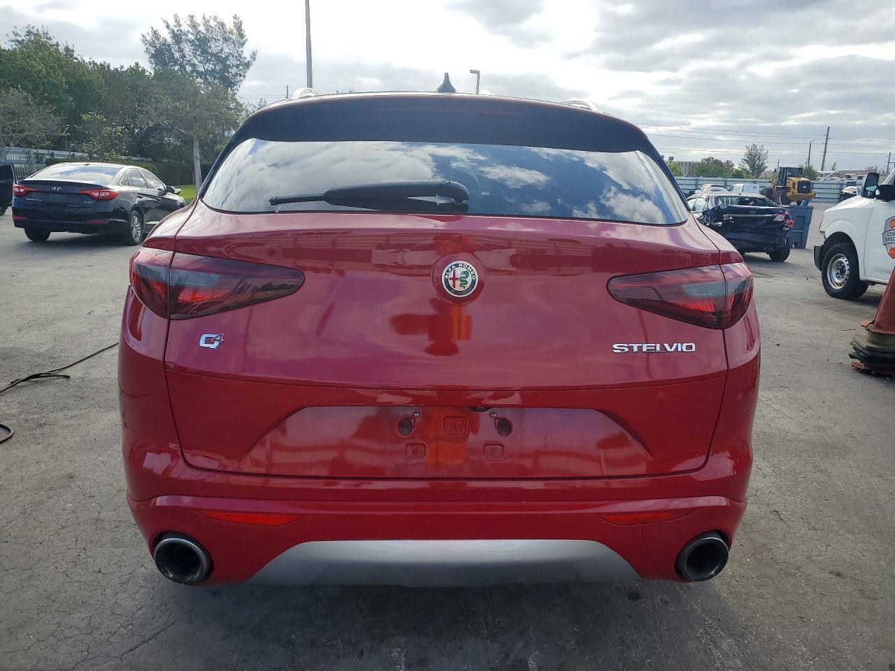 2021 Alfa Romeo Stelvio Ti - zdjęcie 6