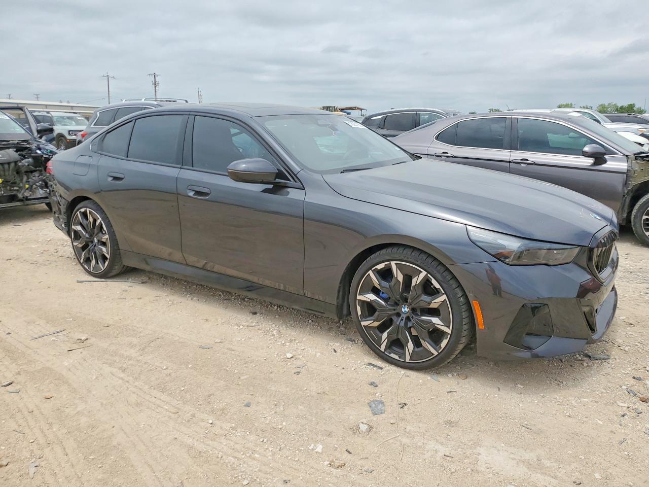 2025 BMW 530 I - zdjęcie 4