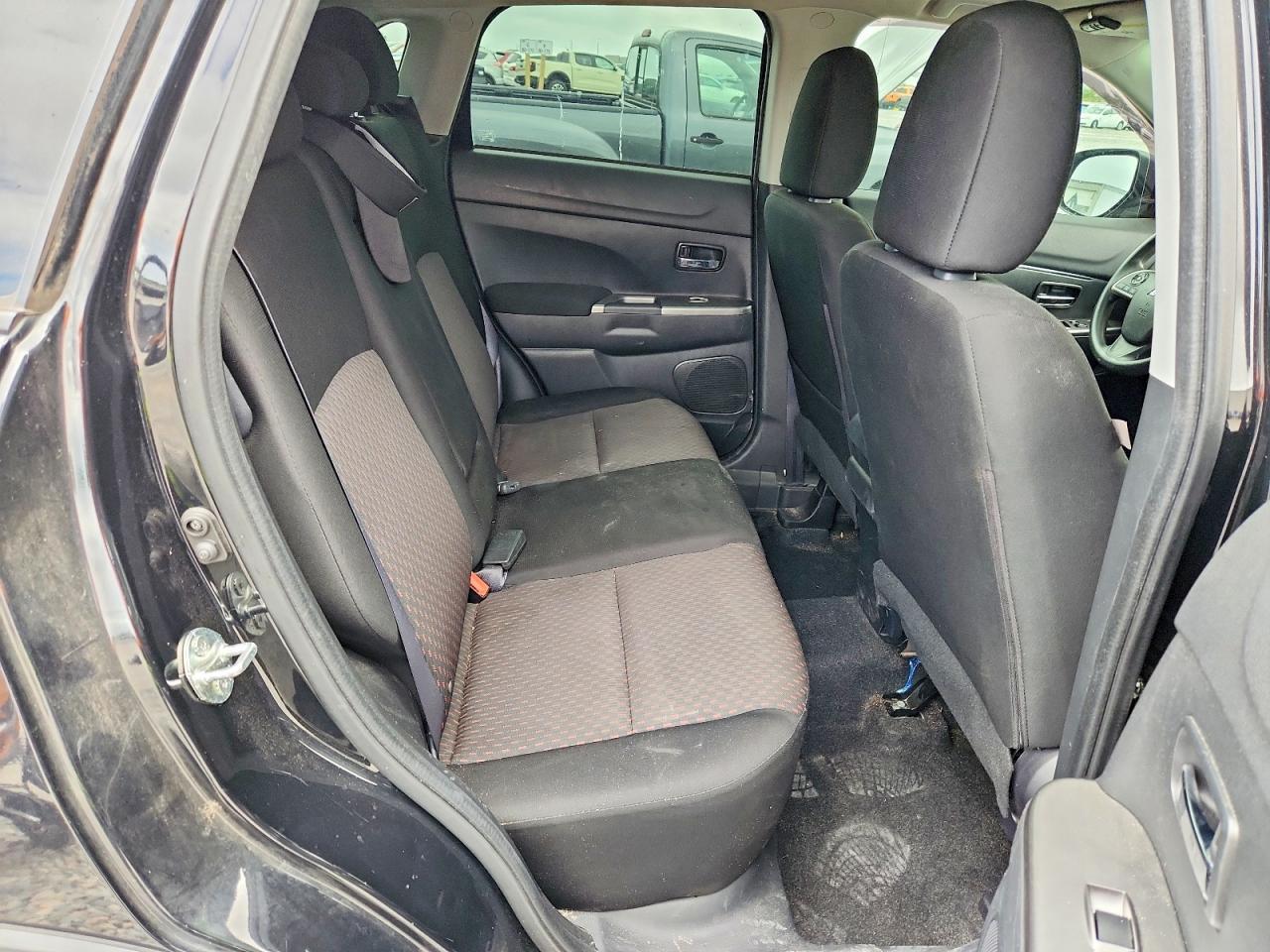 2019 Mitsubishi Outlander Sport Es - zdjęcie 10