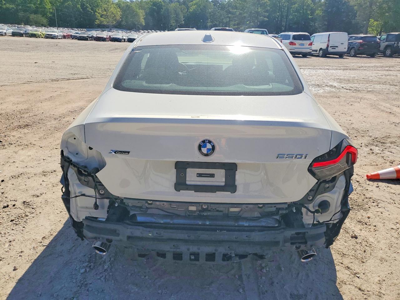 2023 BMW 230Xi - zdjęcie 6