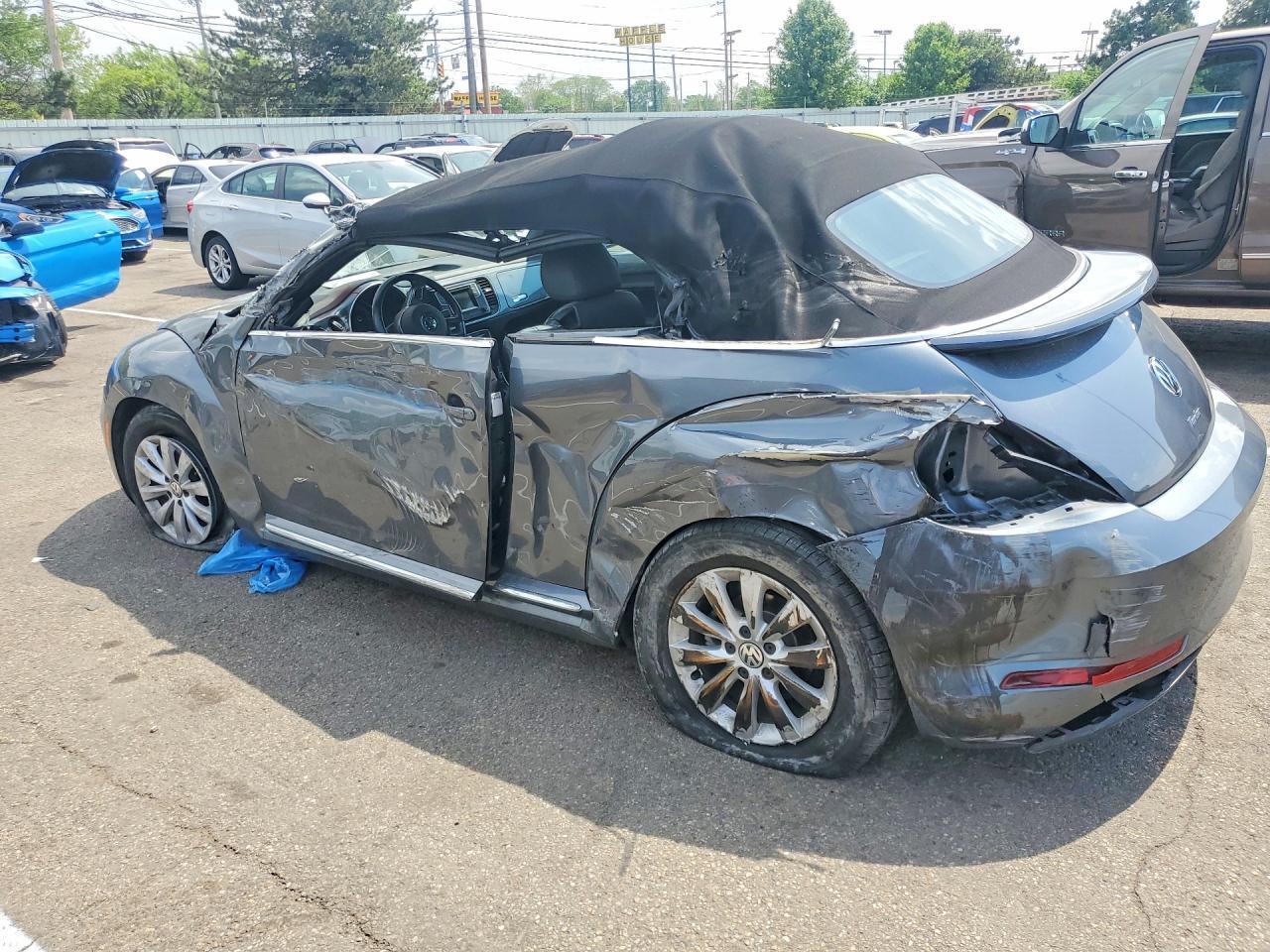 2018 Volkswagen Beetle S - zdjęcie 2