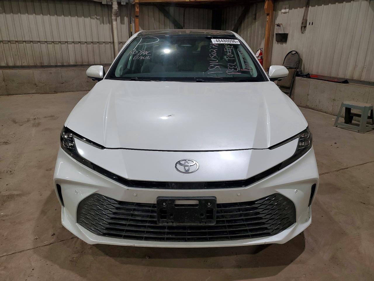 2025 Toyota Camry Le - zdjęcie 5