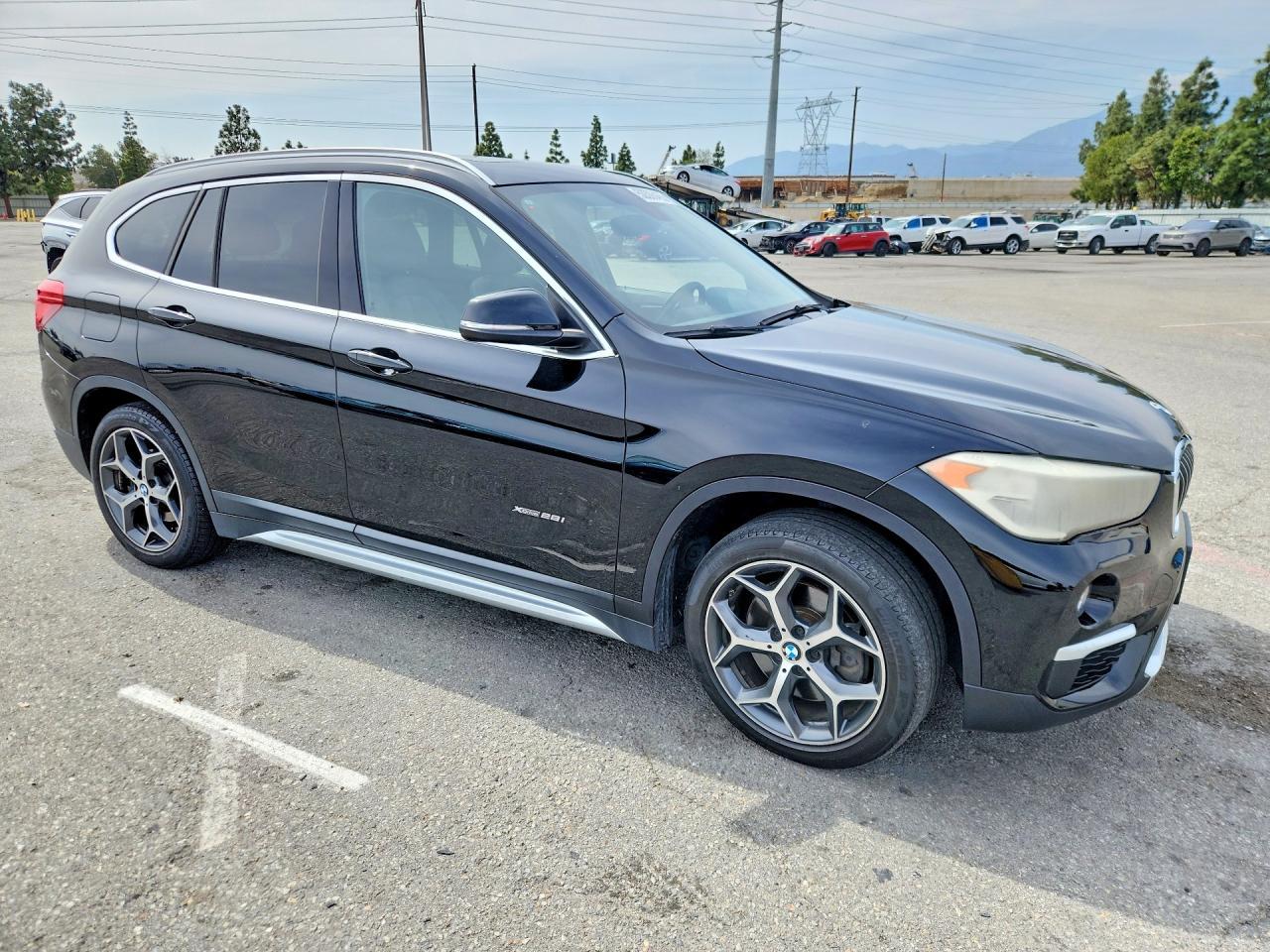 2016 BMW X1 xDrive28I - zdjęcie 4