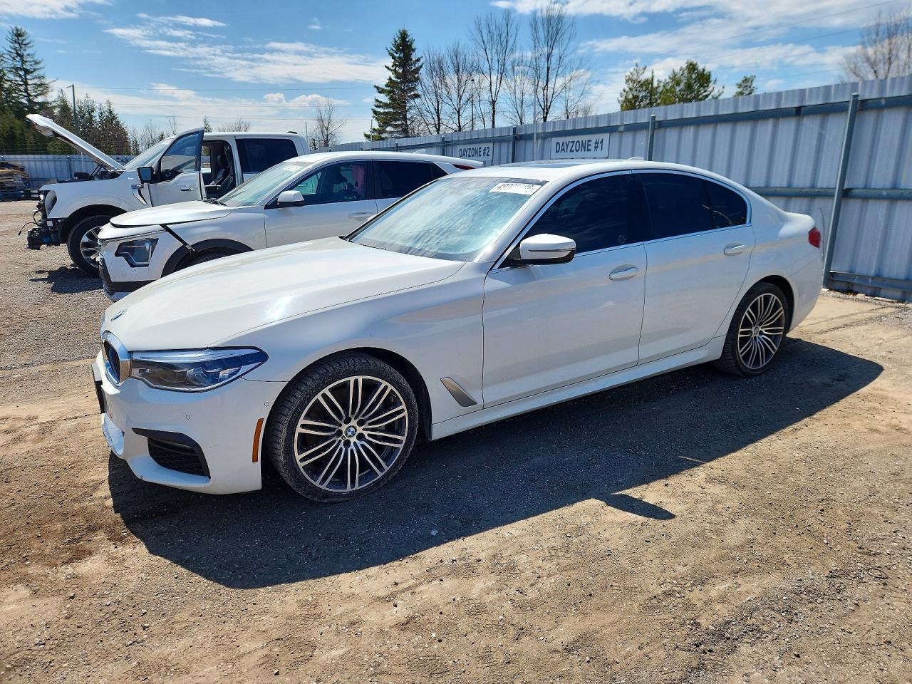 2019 BMW 530 Xi - zdjęcie główne
