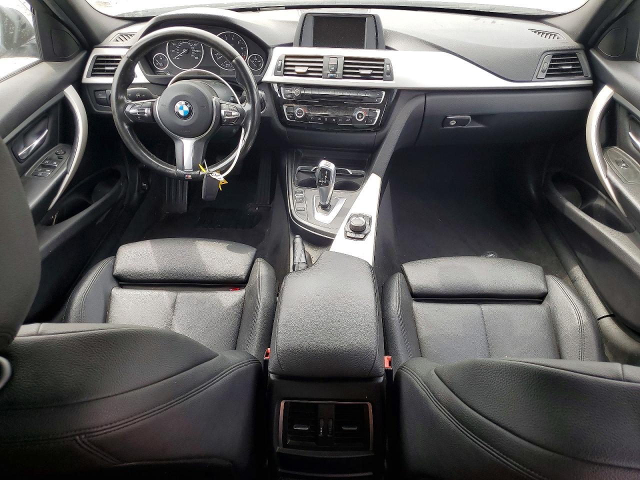 2016 BMW 320 I - zdjęcie 8
