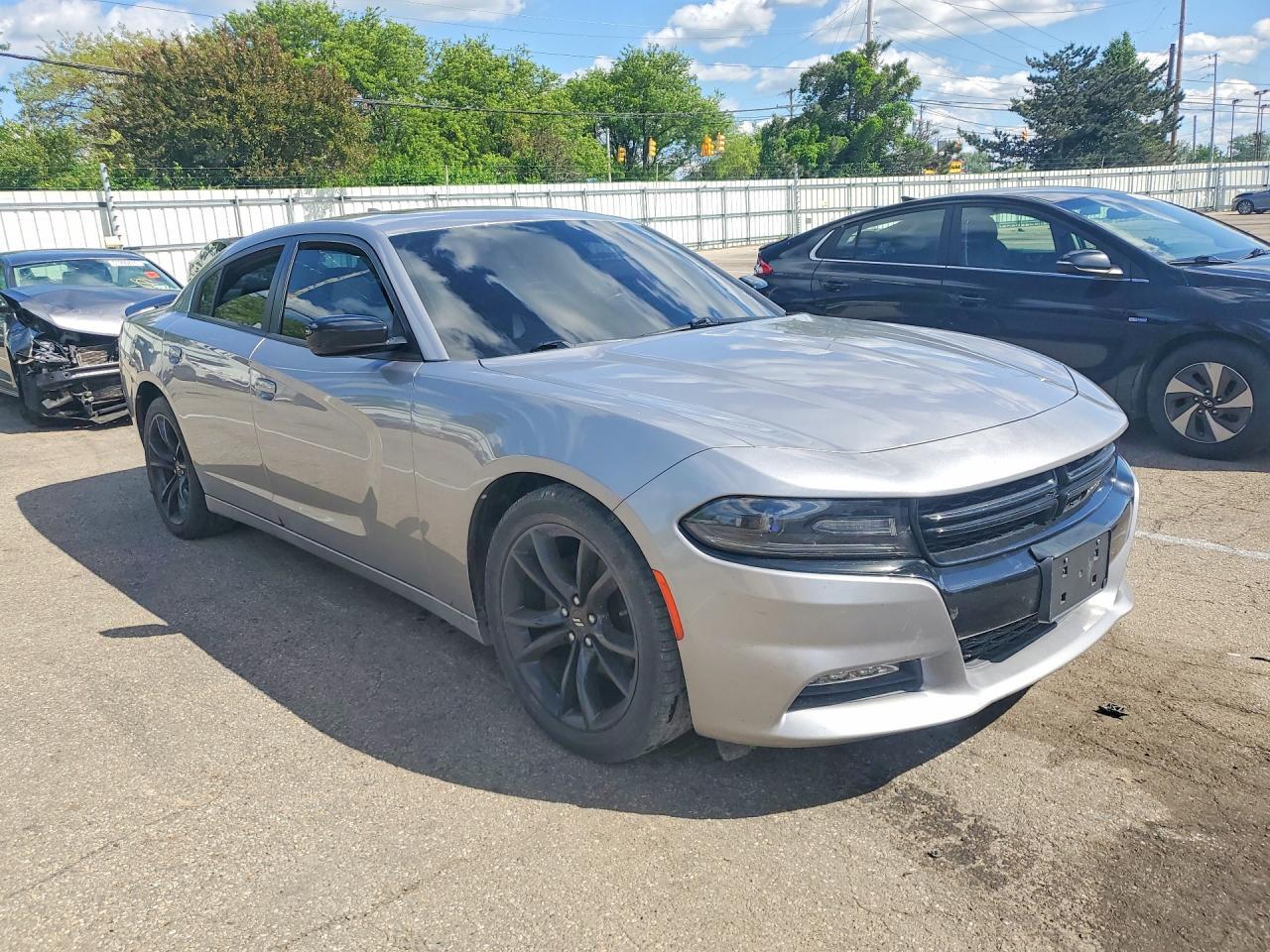 2017 Dodge Charger Sxt - zdjęcie 4