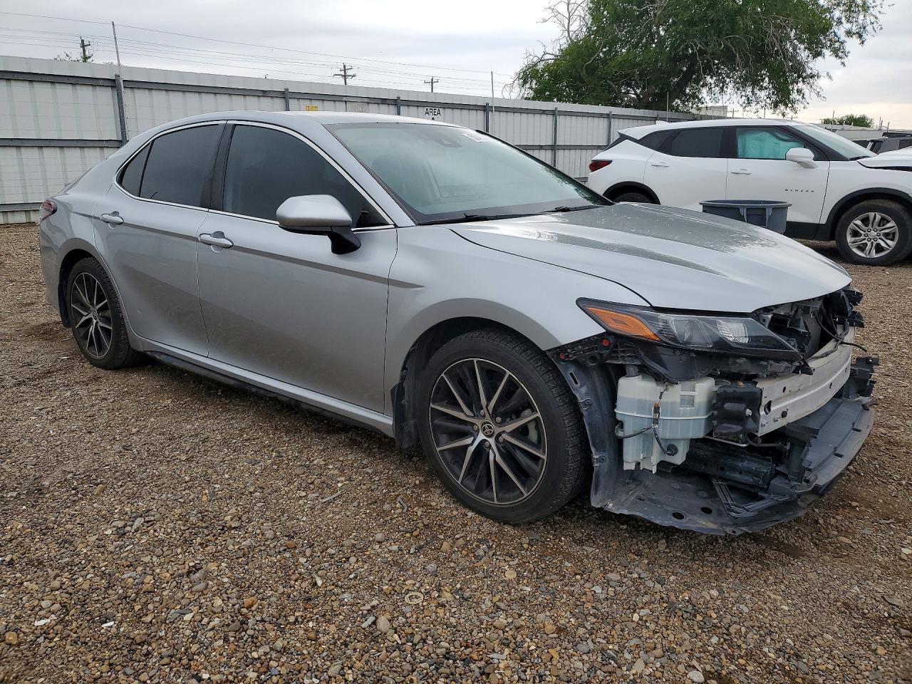 2021 Toyota Camry Se - zdjęcie 4