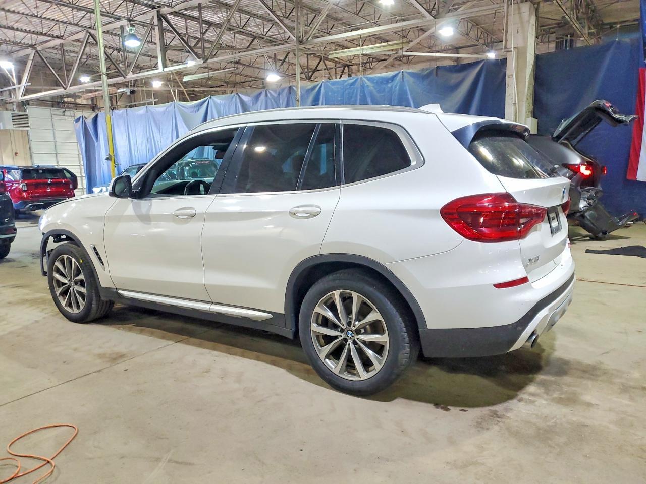 2019 BMW X3 xDrive30I - zdjęcie 2
