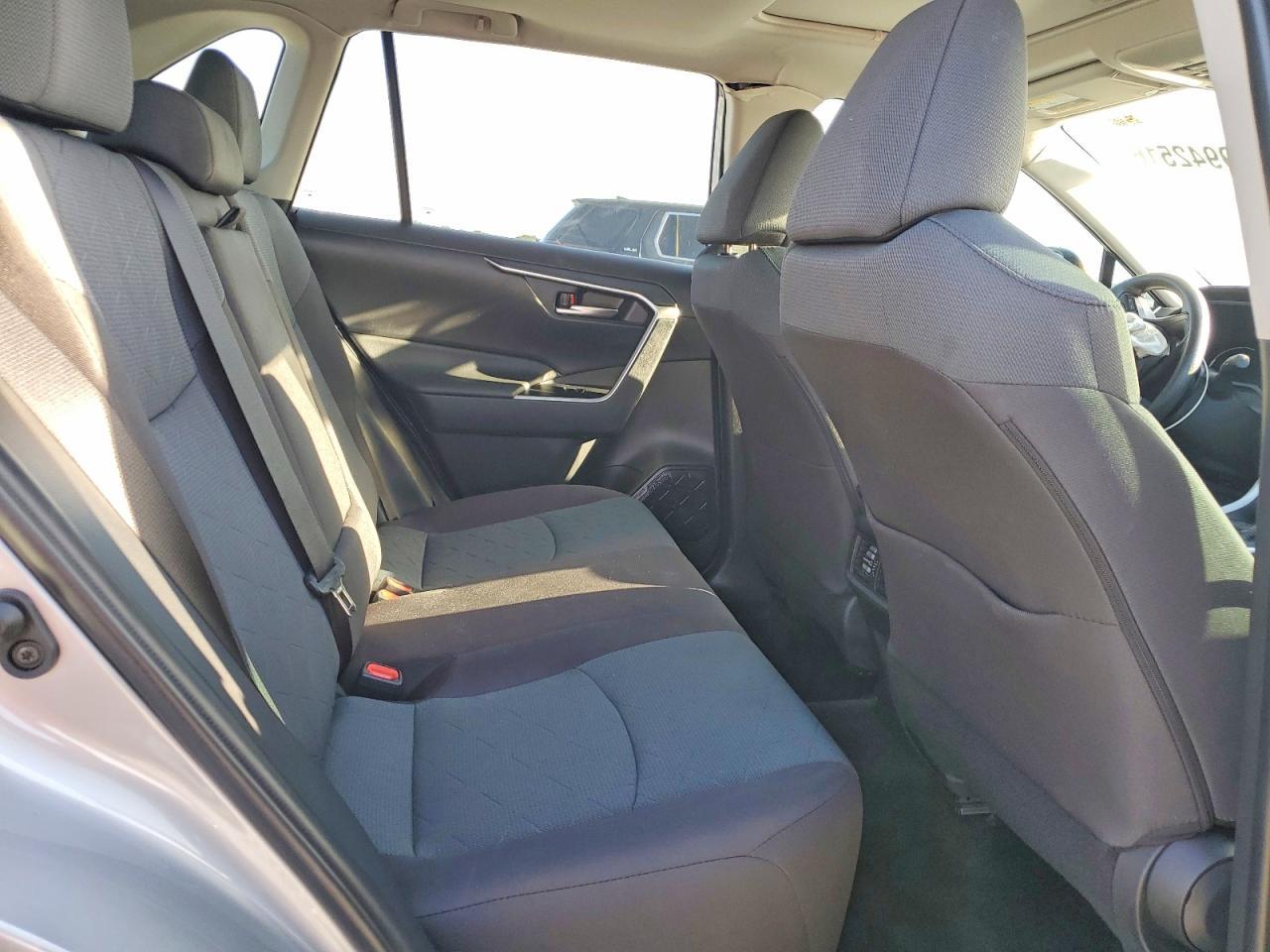 2025 Toyota Rav4 Xle - zdjęcie 11