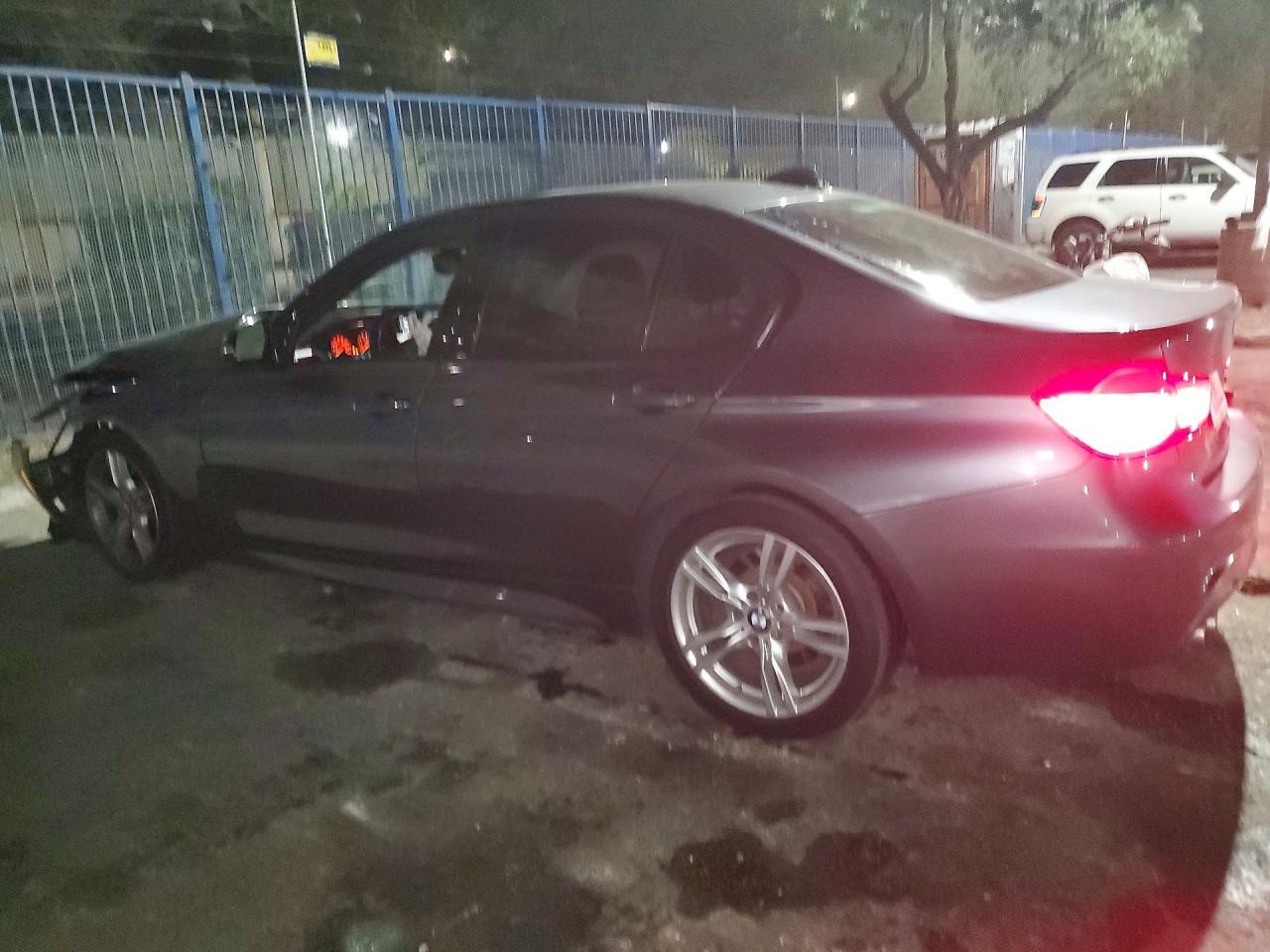 2017 BMW 330 I - zdjęcie 2