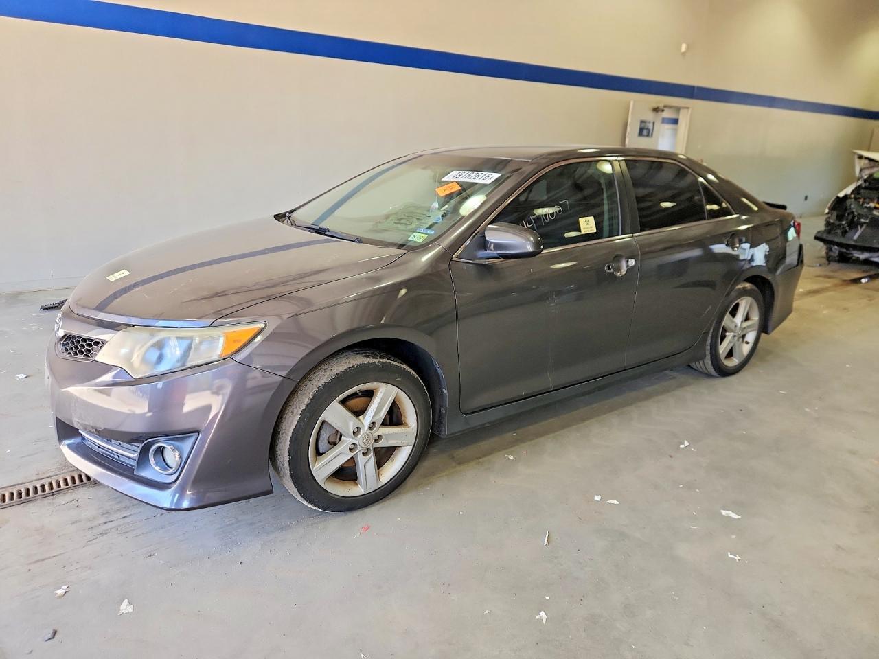 2013 Toyota Camry Se - zdjęcie główne