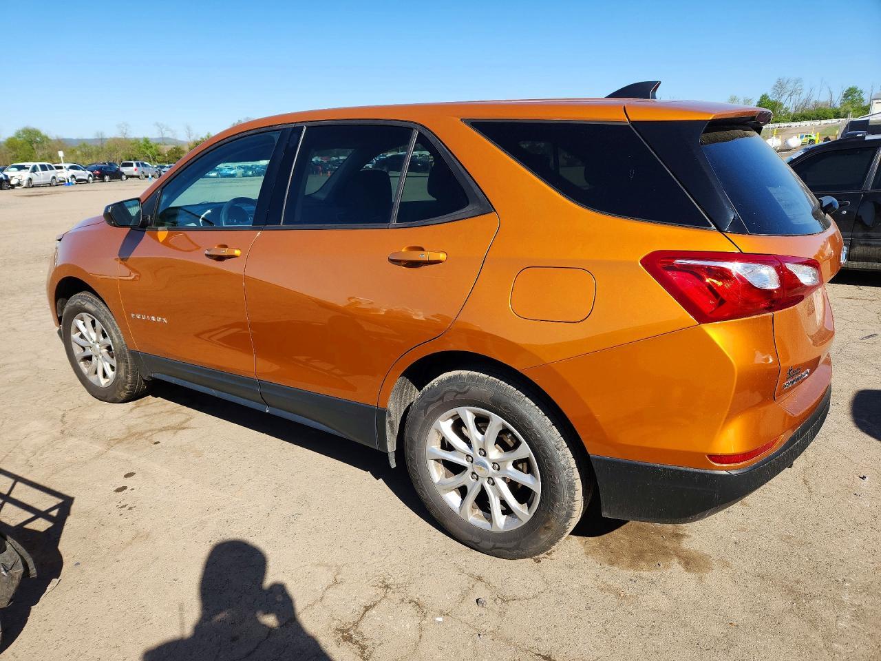 2019 Chevrolet Equinox Ls - zdjęcie 2