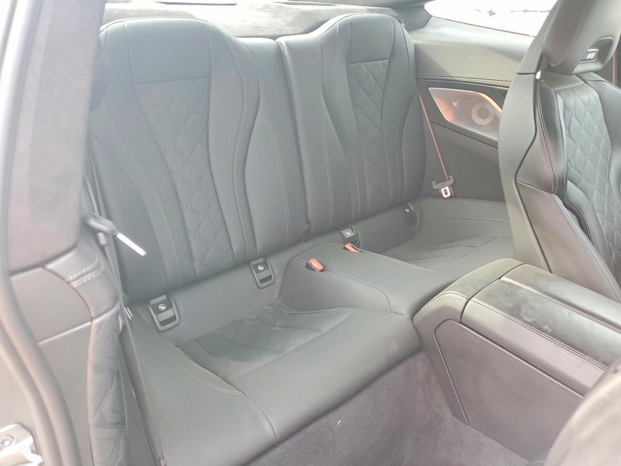 2023 BMW M8 - zdjęcie 10