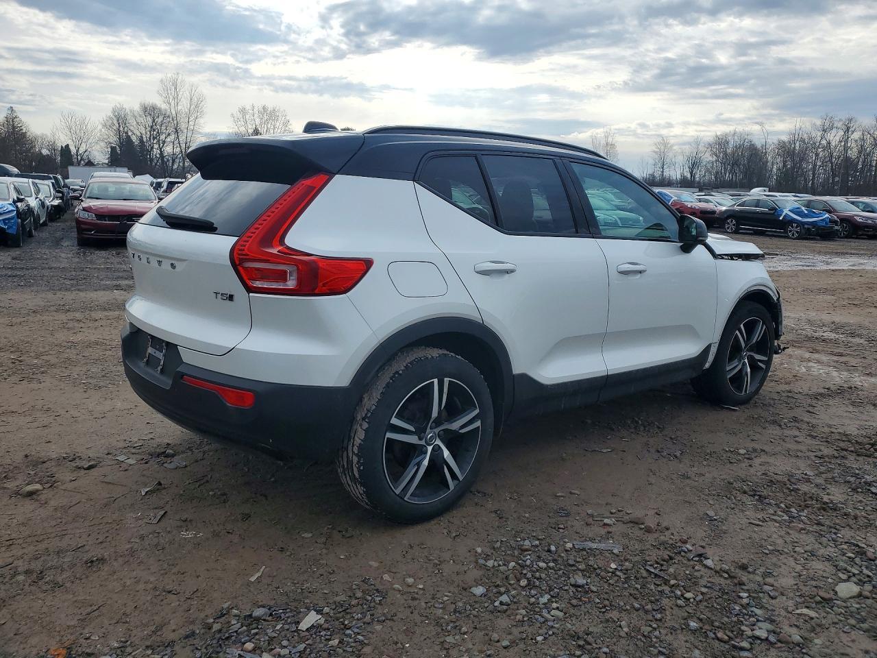 2021 Volvo Xc40 T5 R-Design - zdjęcie 3