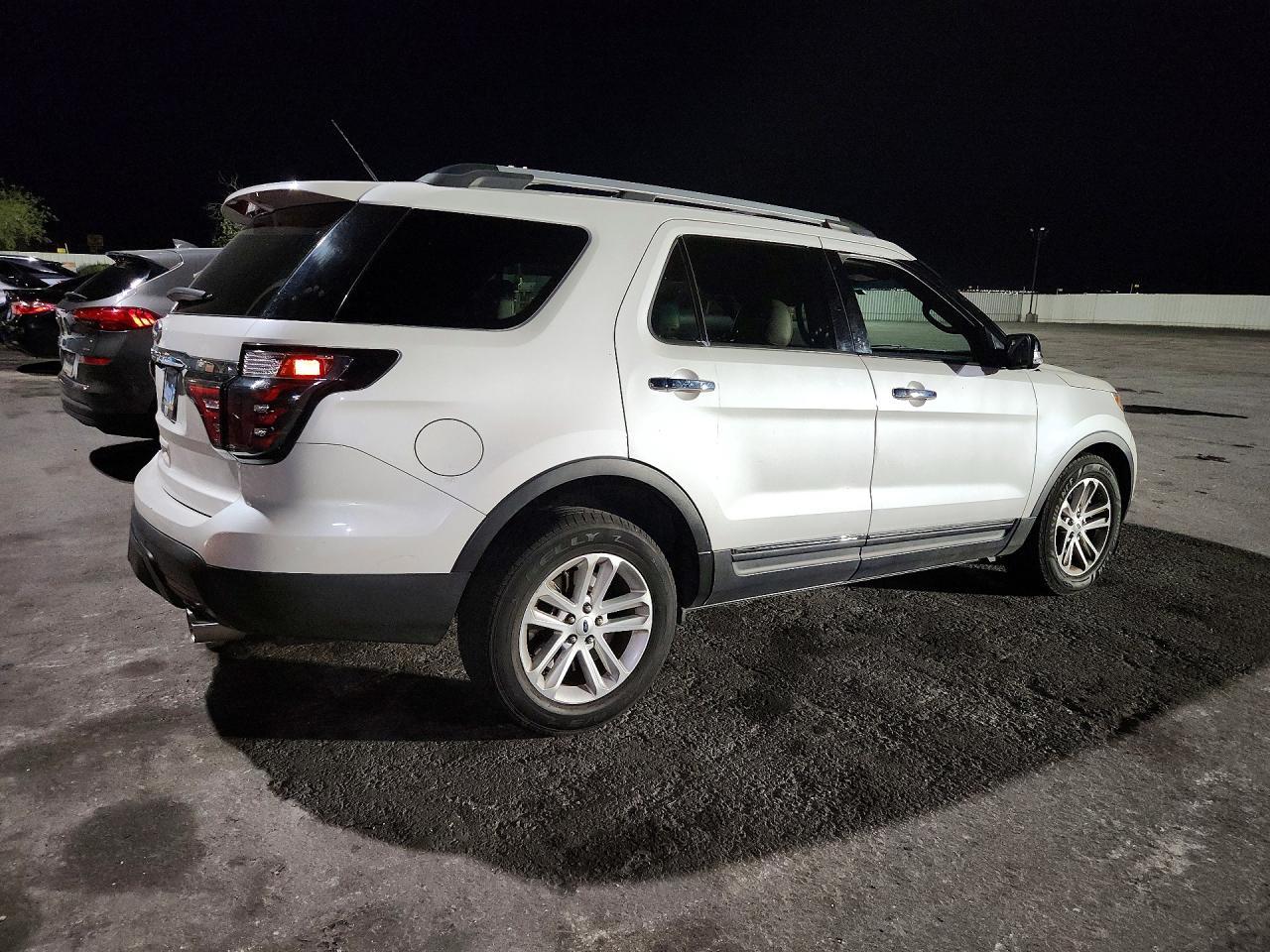 2015 Ford Explorer Xlt - zdjęcie 3
