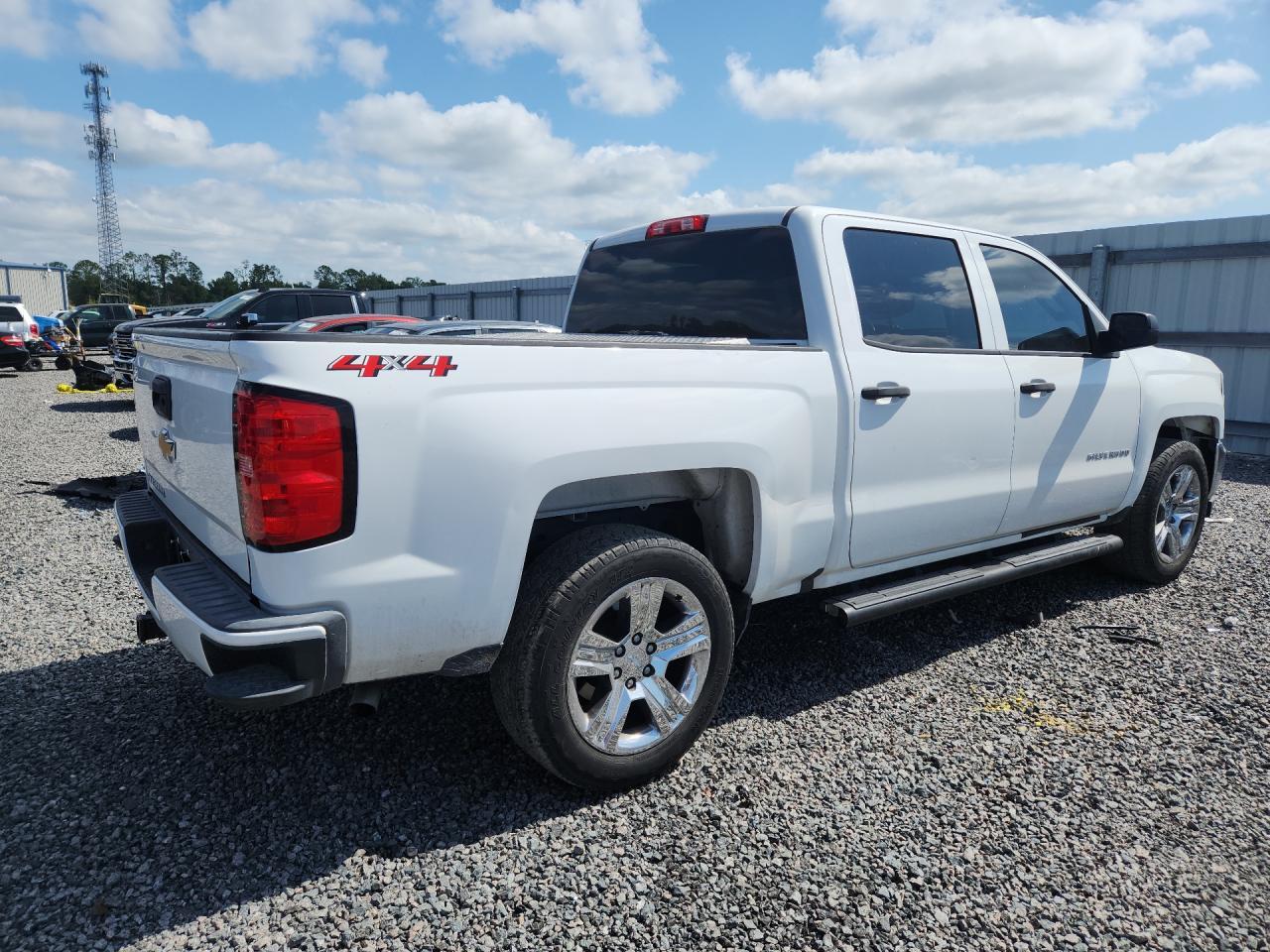 2018 Chevrolet Silverado K1500 Custom - zdjęcie 3