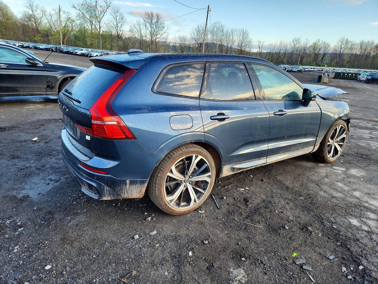 2023 Volvo Xc60 Ultimate - zdjęcie 3