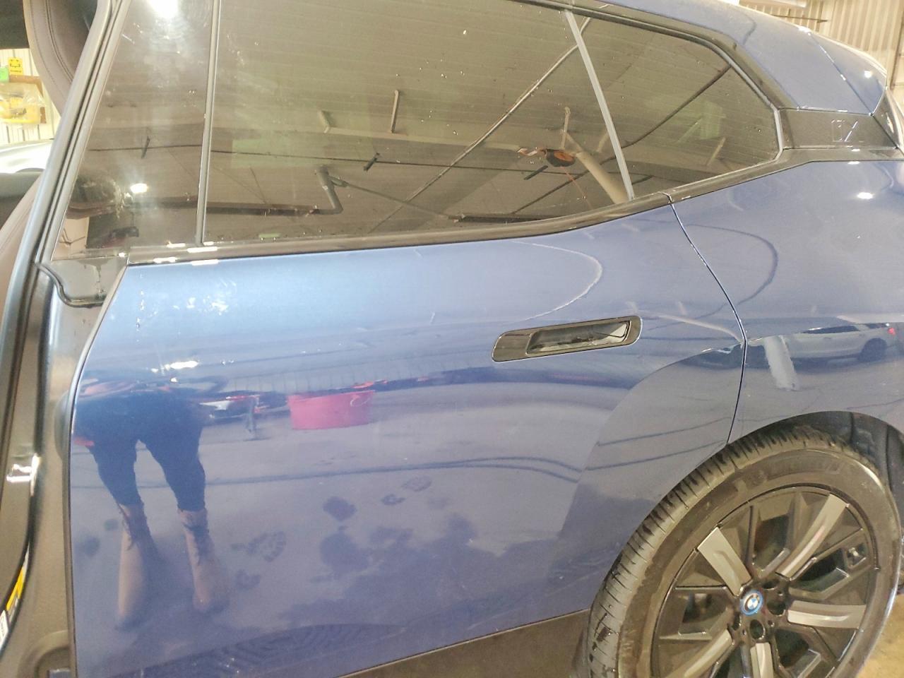 2024 BMW Ix xDrive50 - zdjęcie 10