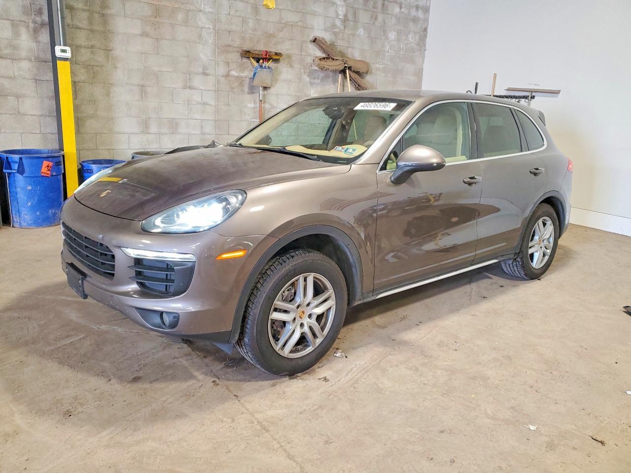 2016 Porsche Cayenne - zdjęcie główne