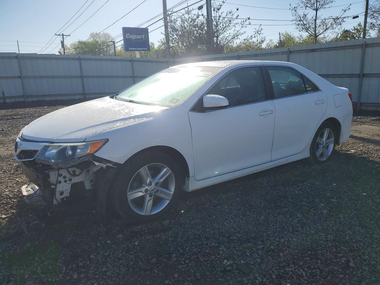 2014 Toyota Camry Se - zdjęcie główne