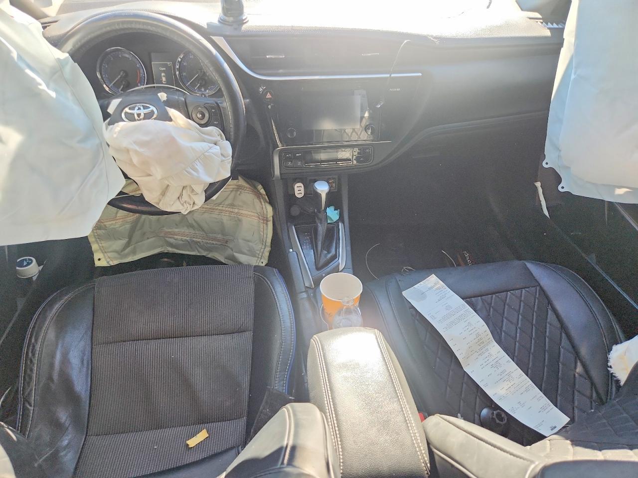 2017 Toyota Corolla Se - zdjęcie 8