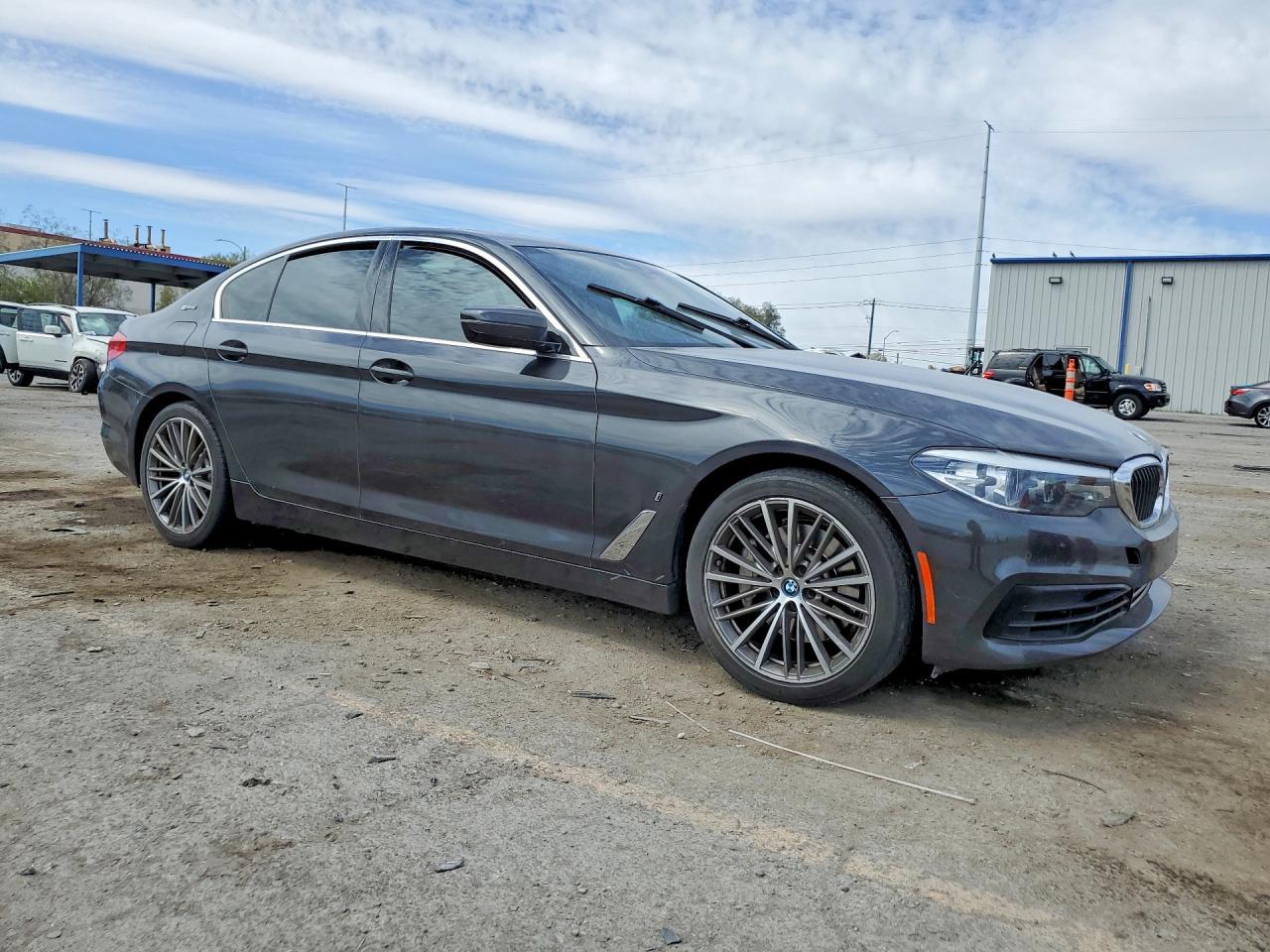 2019 BMW 530E - zdjęcie 4