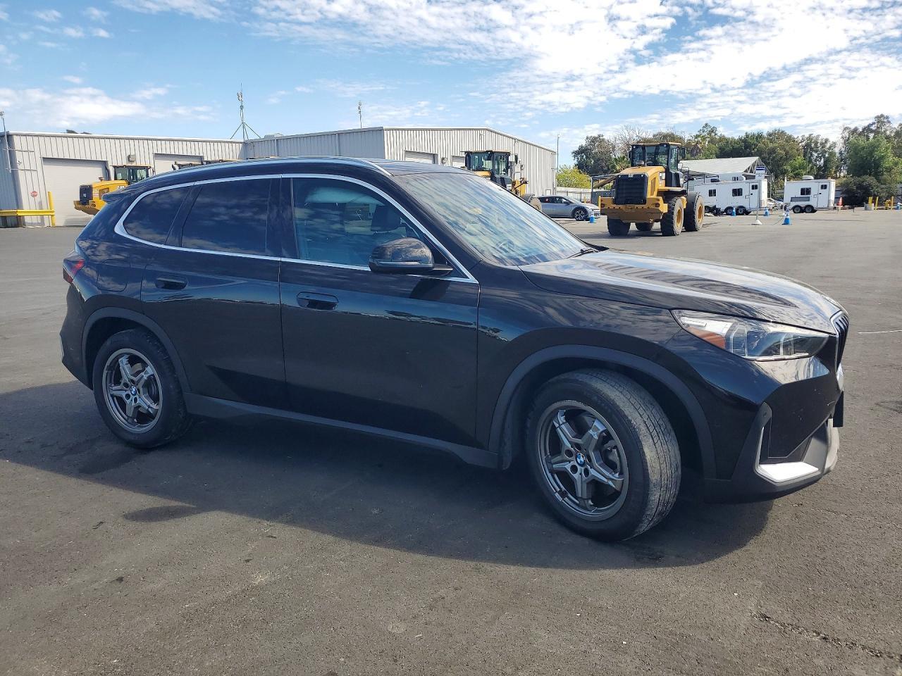 2023 BMW X1 xDrive28I - zdjęcie 4