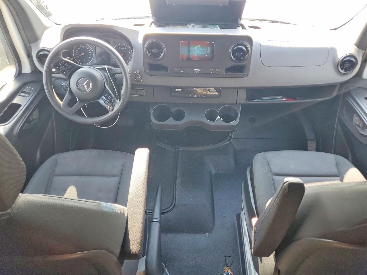 2023 Mercedes-Benz Sprinter 2500 - zdjęcie 8