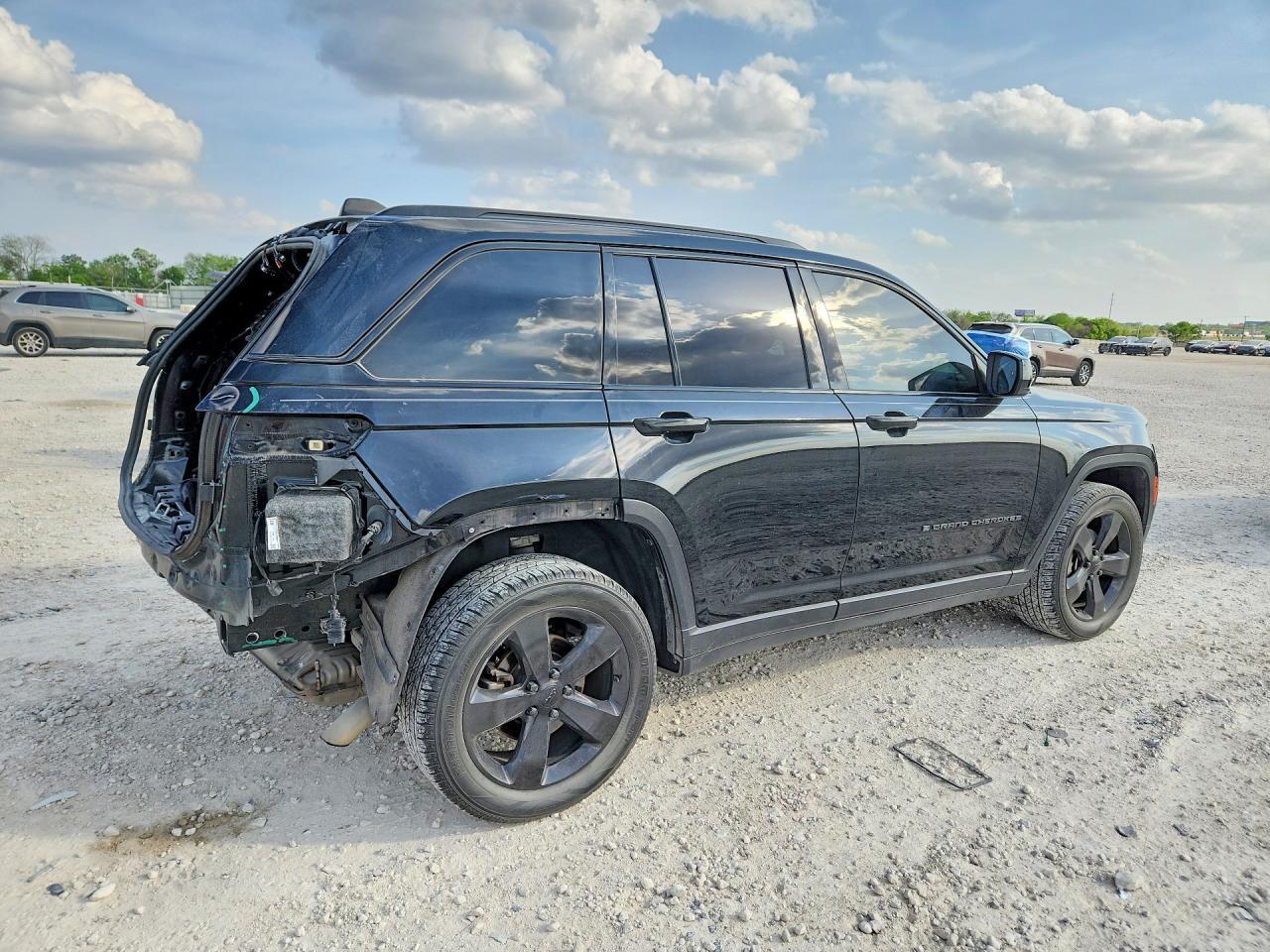 2023 Jeep Grand Cherokee Altitude - zdjęcie 3