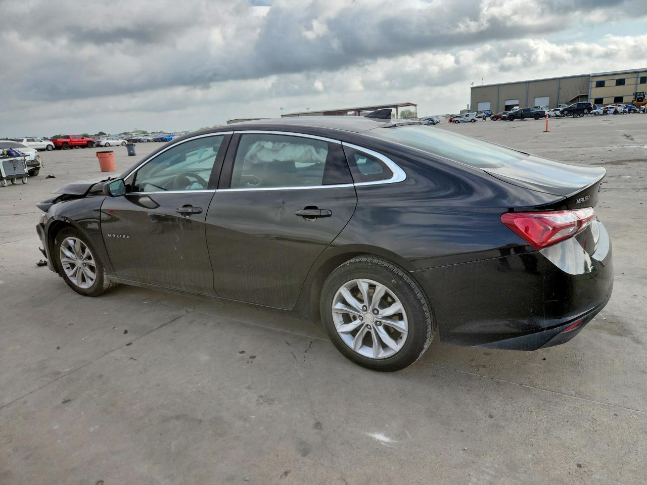 2022 Chevrolet Malibu Lt - zdjęcie 2