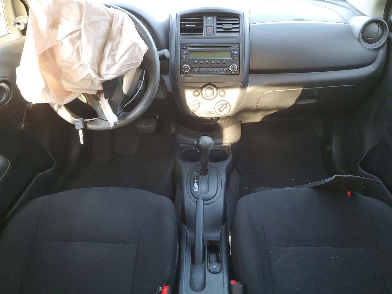 2015 Nissan Versa 1.6 S - zdjęcie 8