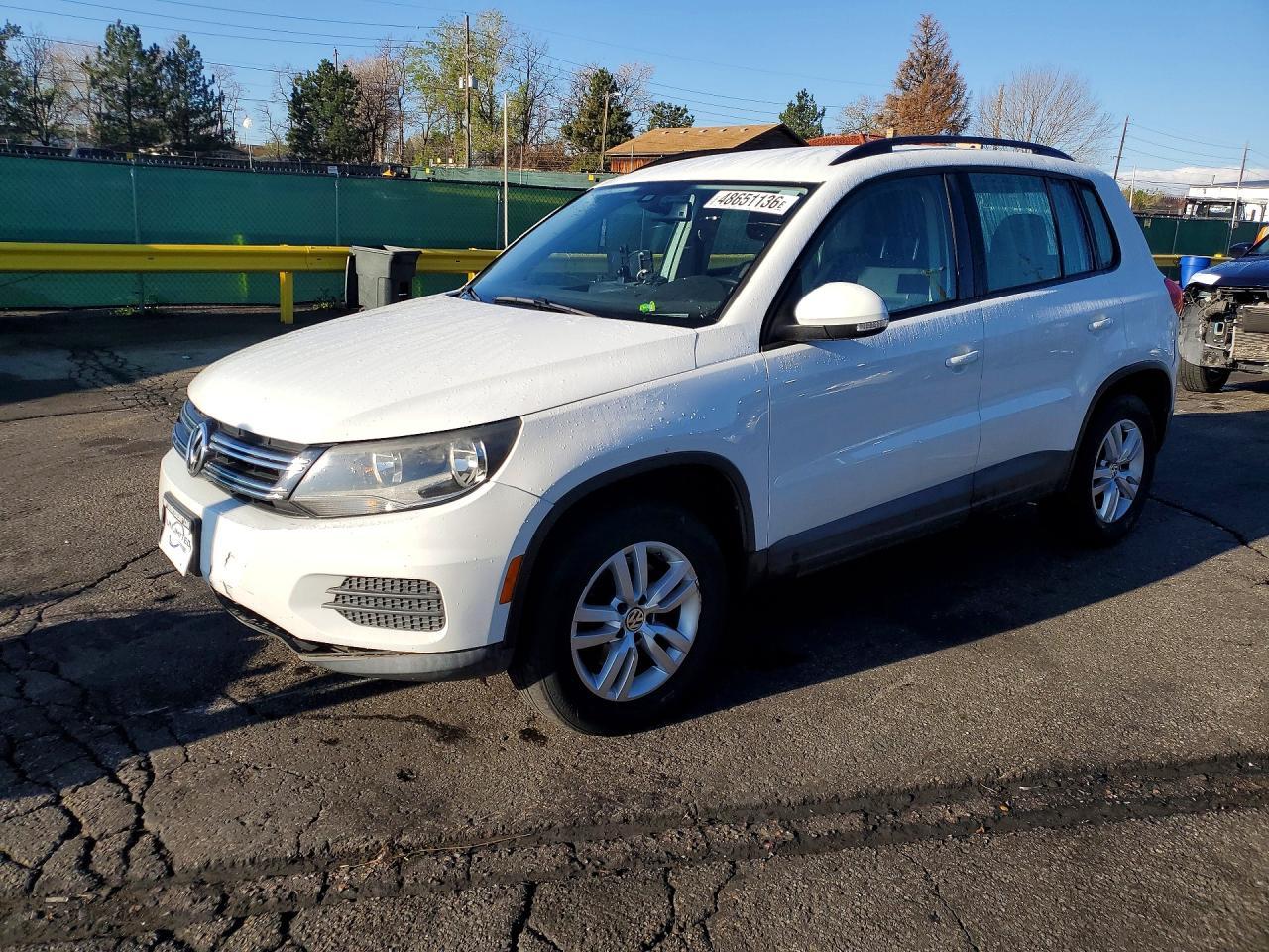 2017 Volkswagen Tiguan S - zdjęcie główne