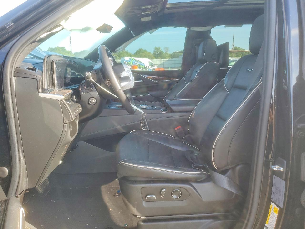 2021 Cadillac Escalade Premium Luxury - zdjęcie 7