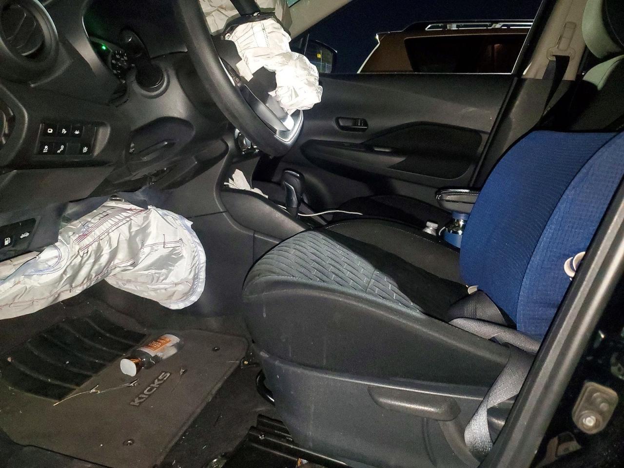 2022 Nissan Kicks S - zdjęcie 7