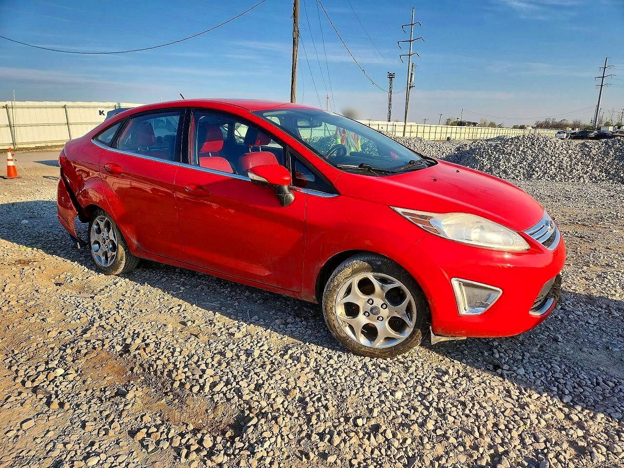2013 Ford Fiesta Titanium - zdjęcie 4