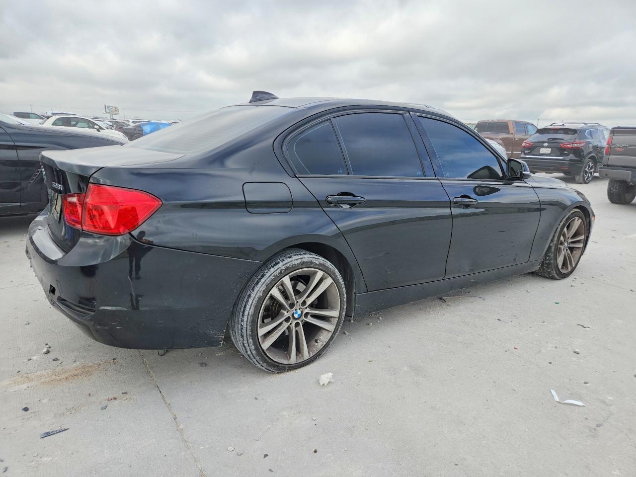 2013 BMW 328 I - zdjęcie 3