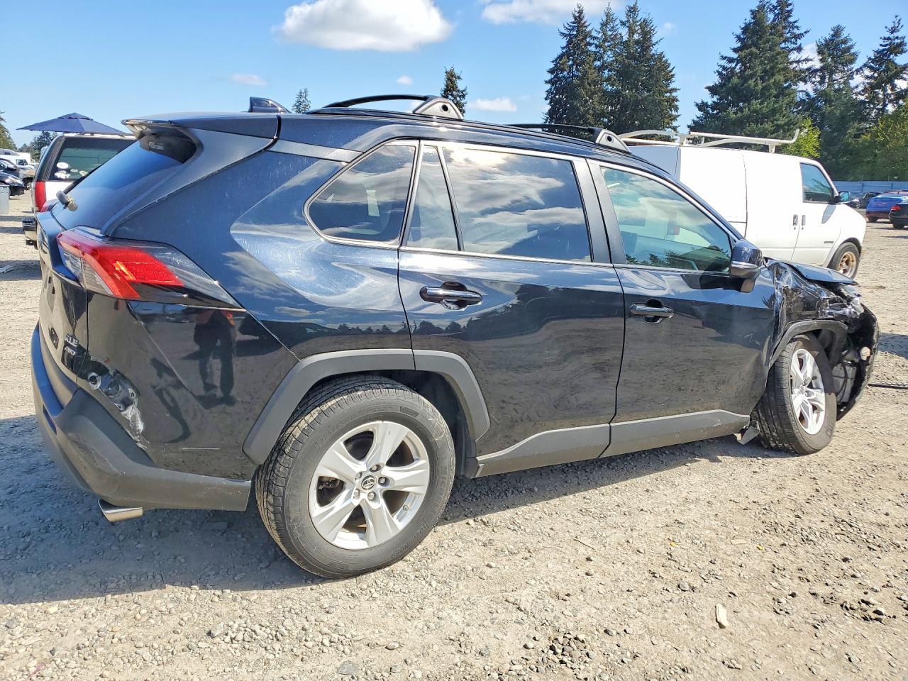2019 Toyota Rav4 Xle - zdjęcie 3