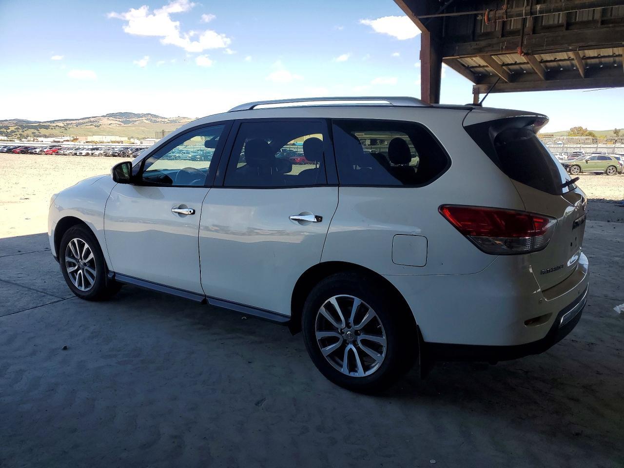 2016 Nissan Pathfinder Sv - zdjęcie 2