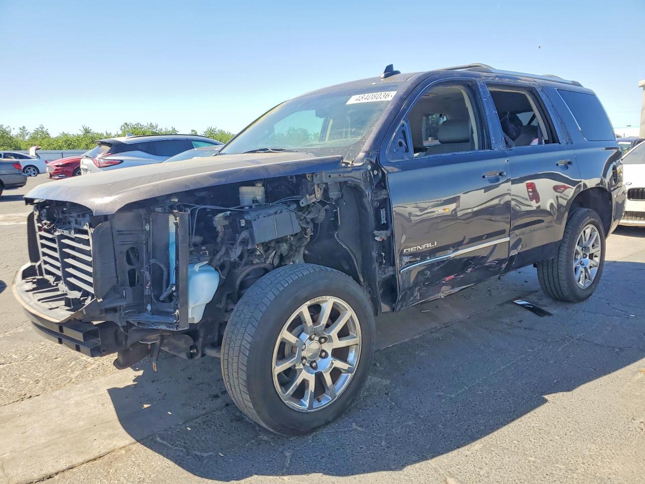 2017 GMC Yukon Denali - zdjęcie główne
