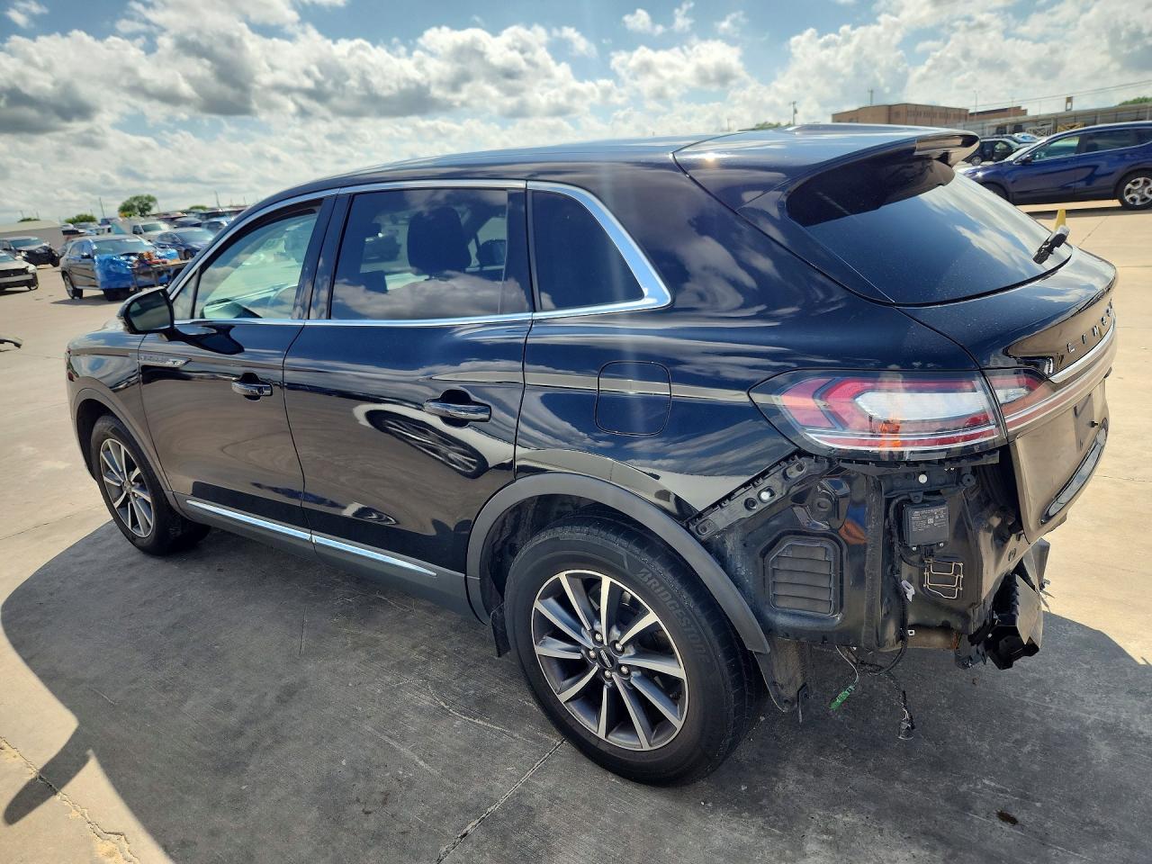 2021 Lincoln Nautilus - zdjęcie 2