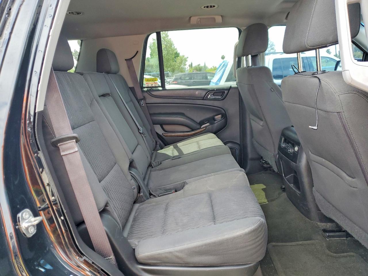 2016 Chevrolet Tahoe C1500 Ls - zdjęcie 11