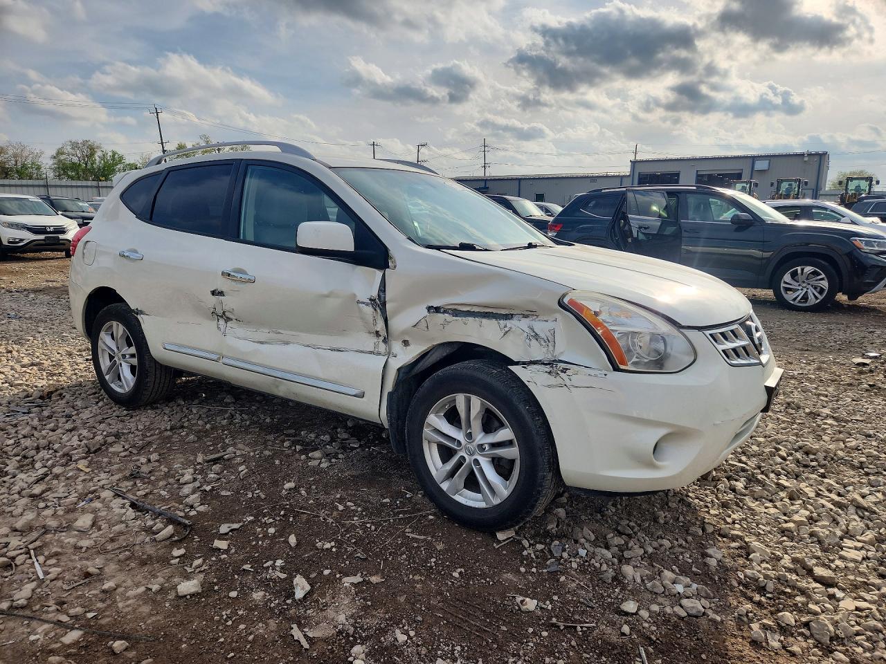 2013 Nissan Rogue S - zdjęcie 4