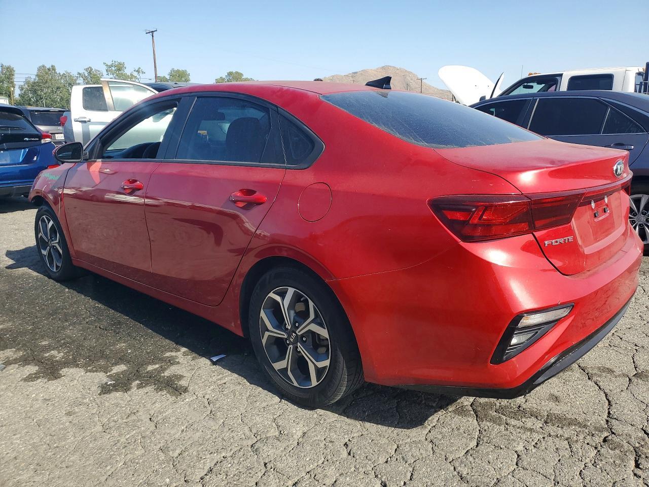 2021 Kia Forte Lxs - zdjęcie 2